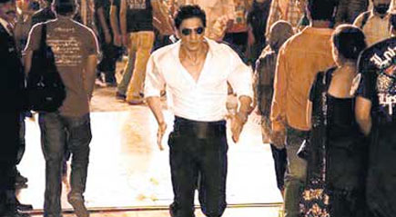 SRK to rope in Schumacher for ‘Ra.One’ promotion!